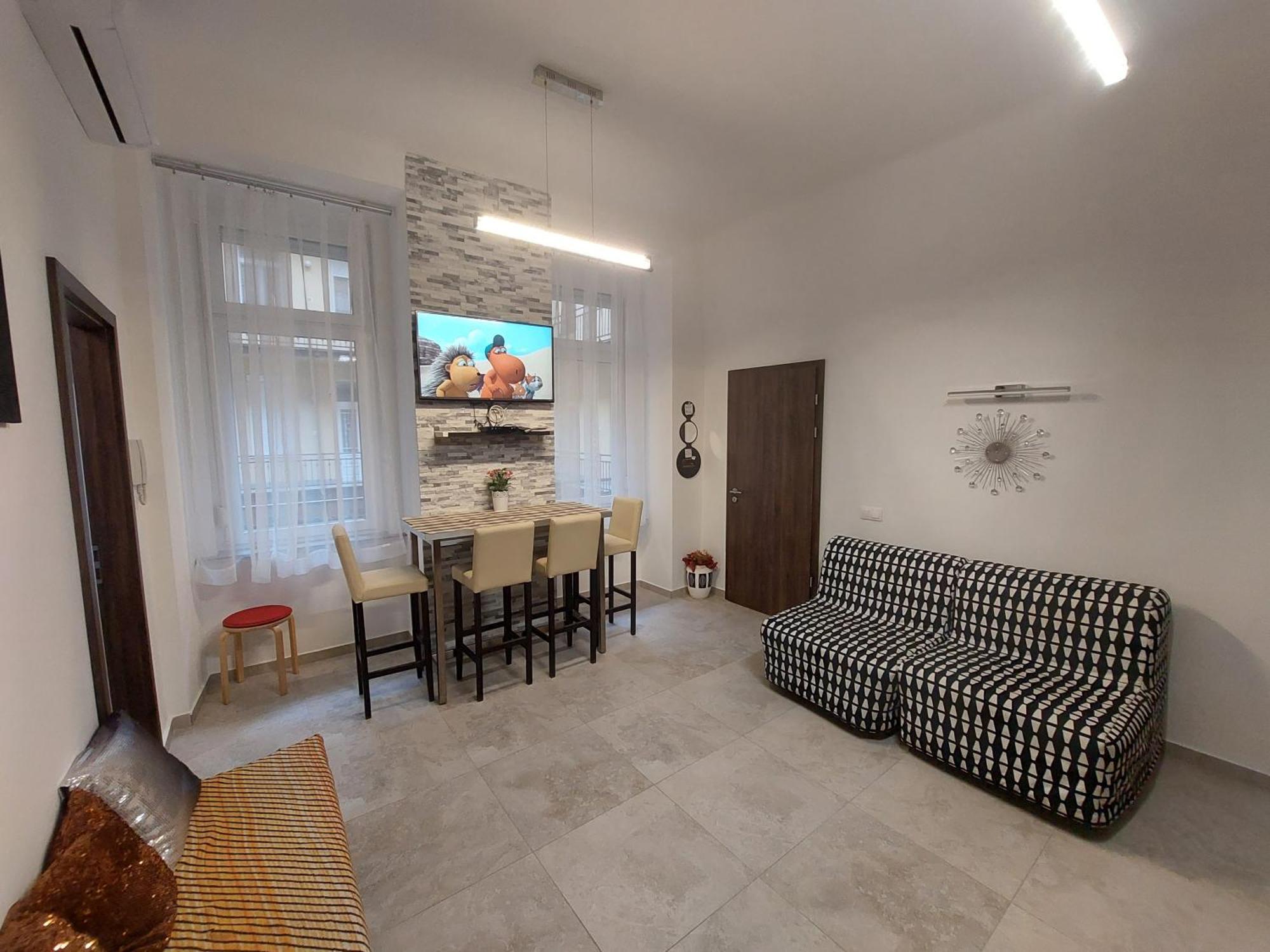 Gold Basilica Apartment Budapest Bagian luar foto